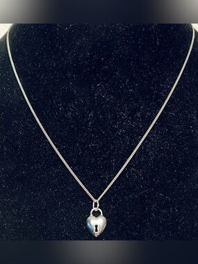 Stella & Dot 925 Sterling Silver Heart Padlock Pendant Necklace
